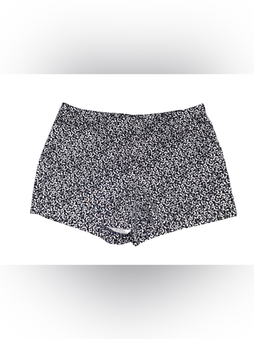 Ann Taylor Shorts 8P Petite Navy White Floral Side Zip 9” Rise Classic